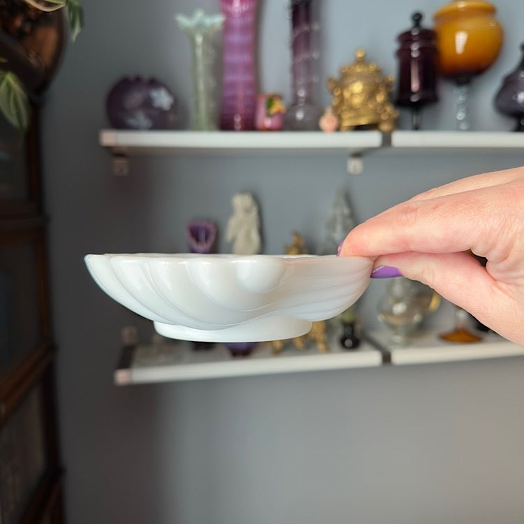Vintage Anchor Hocking Milk Glass Shell Trinket Dish