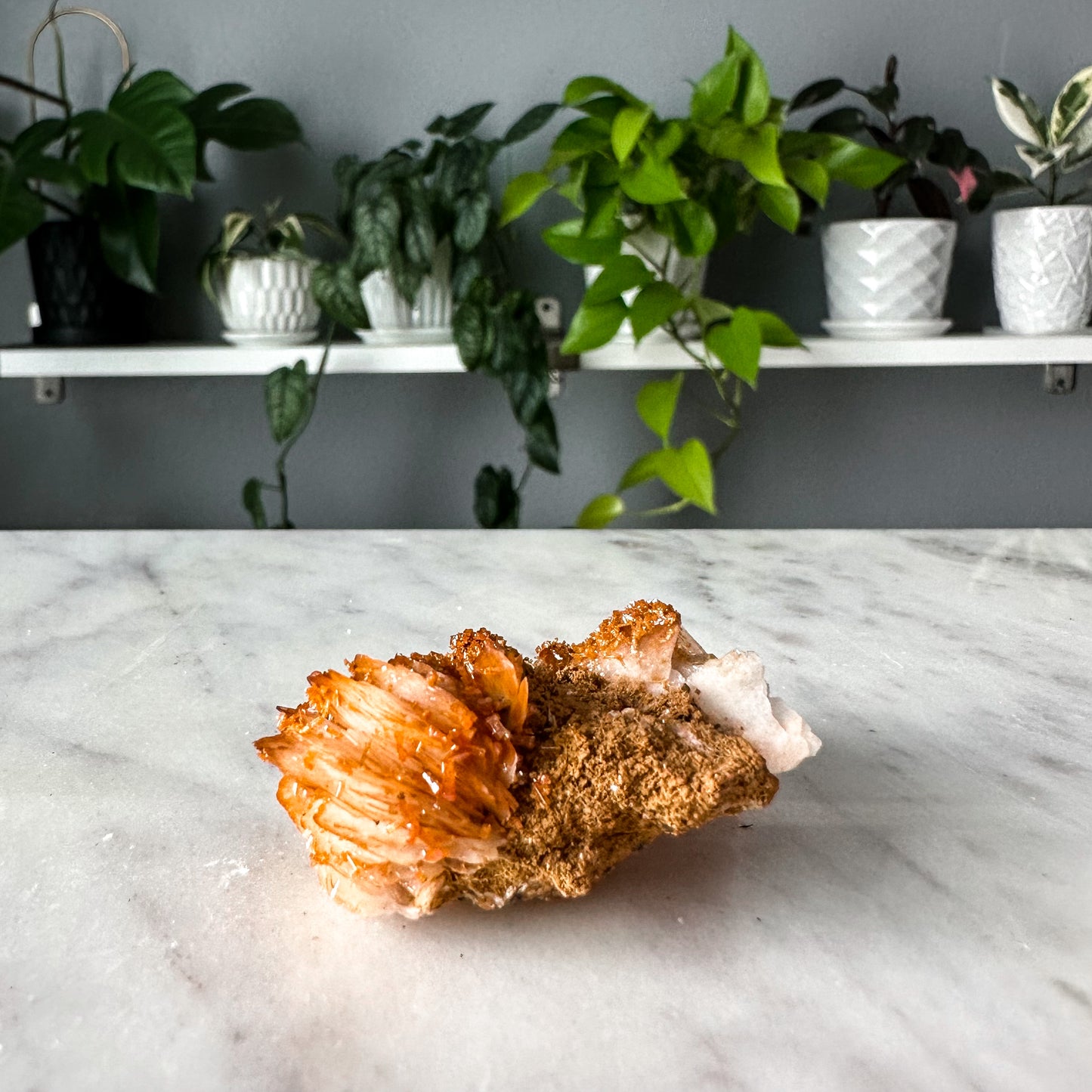 Vanadinite on Barite